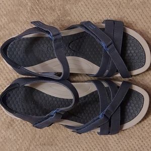 BareTraps Women's Danny Platform Sandal Navy